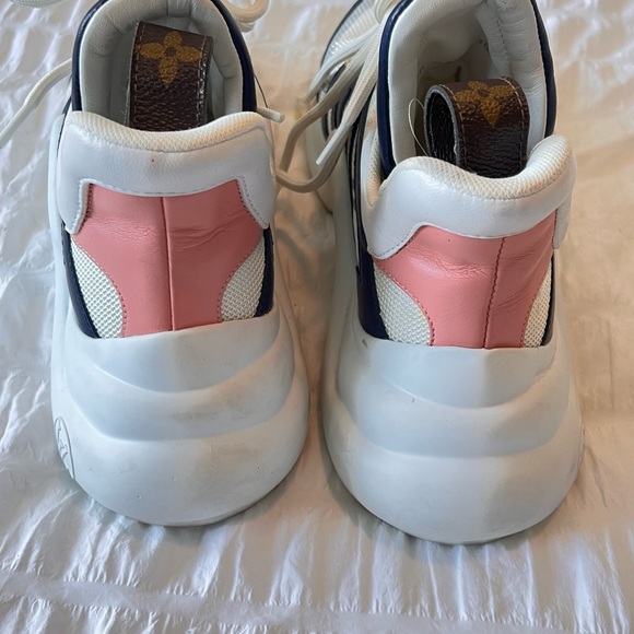 LOUIS VUITTON
LV Monogram Leather Chunky Sneakers - Picture 4 of 6